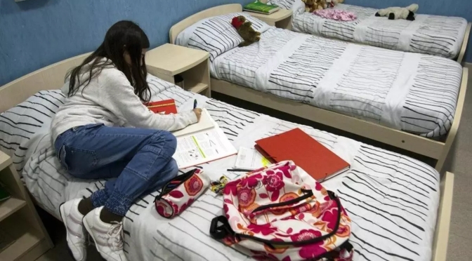 Un informe para pensar: La Síndica de Greuges de Catalunya señala los efectos de internar a menores en centros: Trastornos mentales, abandono escolar y conductas de riesgo